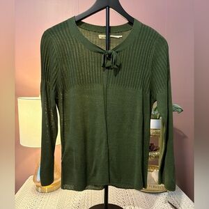 Olive green 100% silk sweater by MaxStudio. Vintage.